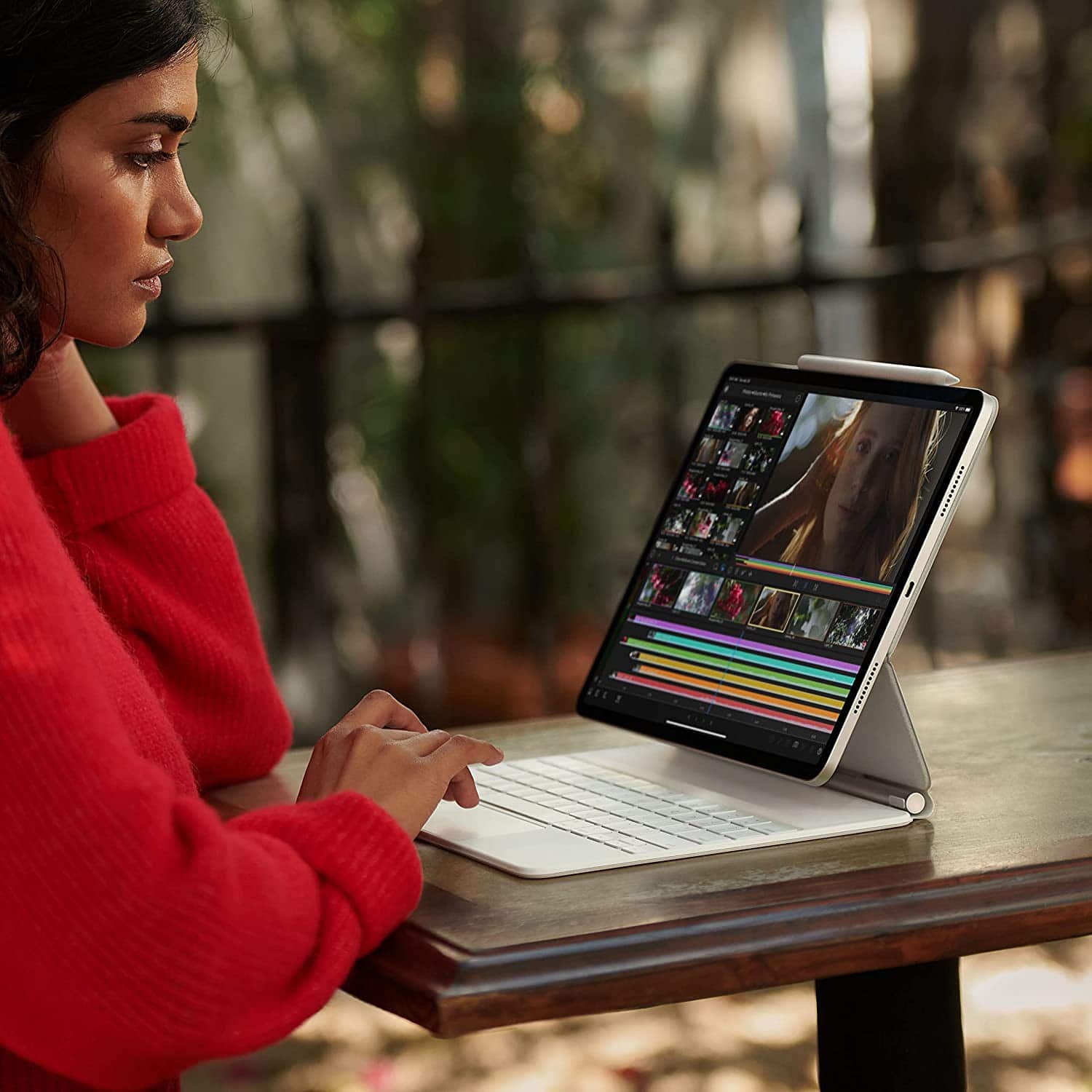 2021 Apple iPad Pro on desk